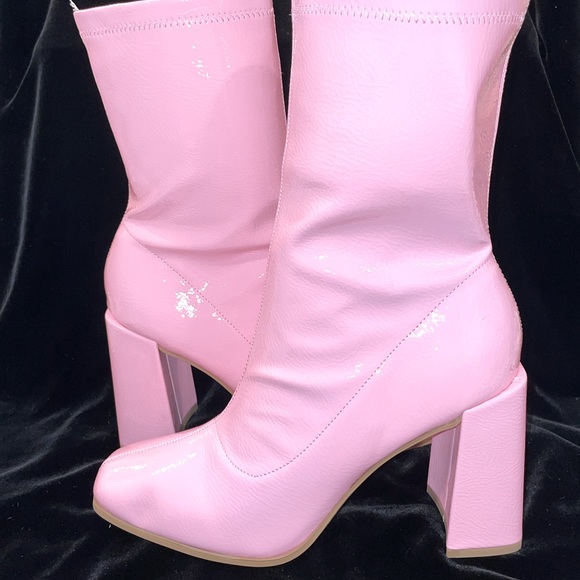 Retro Shiny Pink V-Patent Square Toe Go-Go Boots w/geo heels - NWT - Picture 9 of 13
